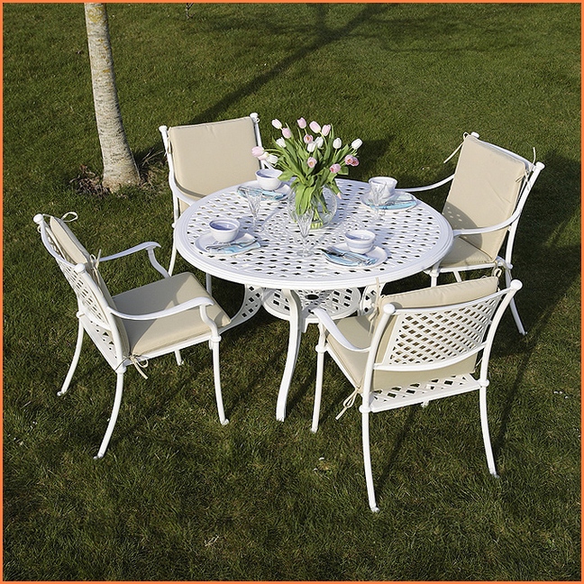 White Wooden Outdoor Furniture