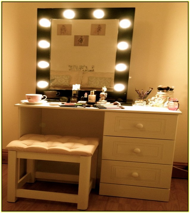 Dressing Table Makeup Mirror With Lights