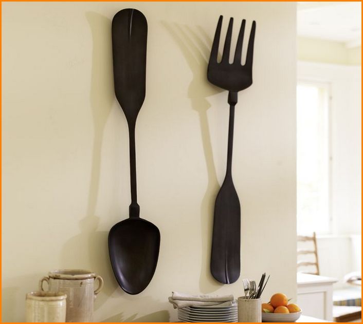 Metal Fork And Spoon Wall Decoration