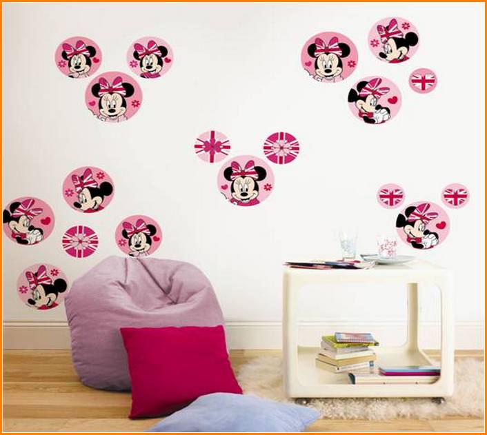 Minnie Mouse Wall Decorationating Kit
