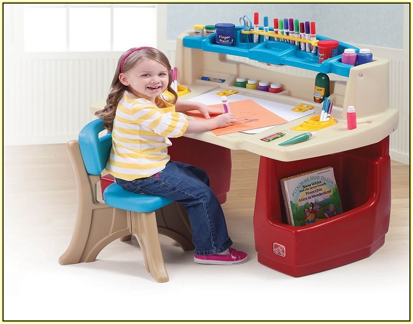 Step2 Deluxe Art Master Desk With Chair