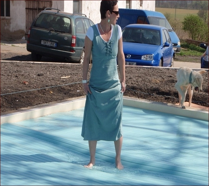 Swiming Pool Design Covers You Can Walk On
