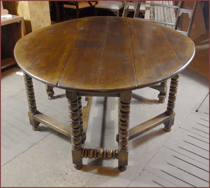 Round Rustic Kitchen Tables