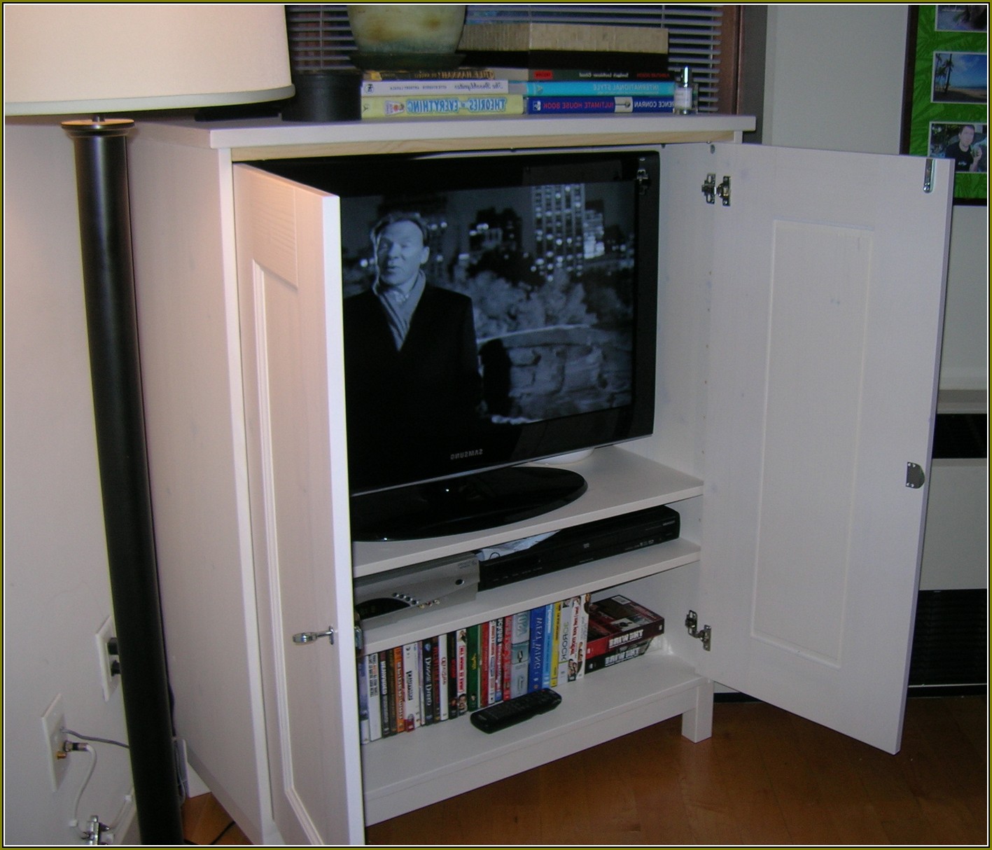 Flat Screen Tv Cabinets With Doors