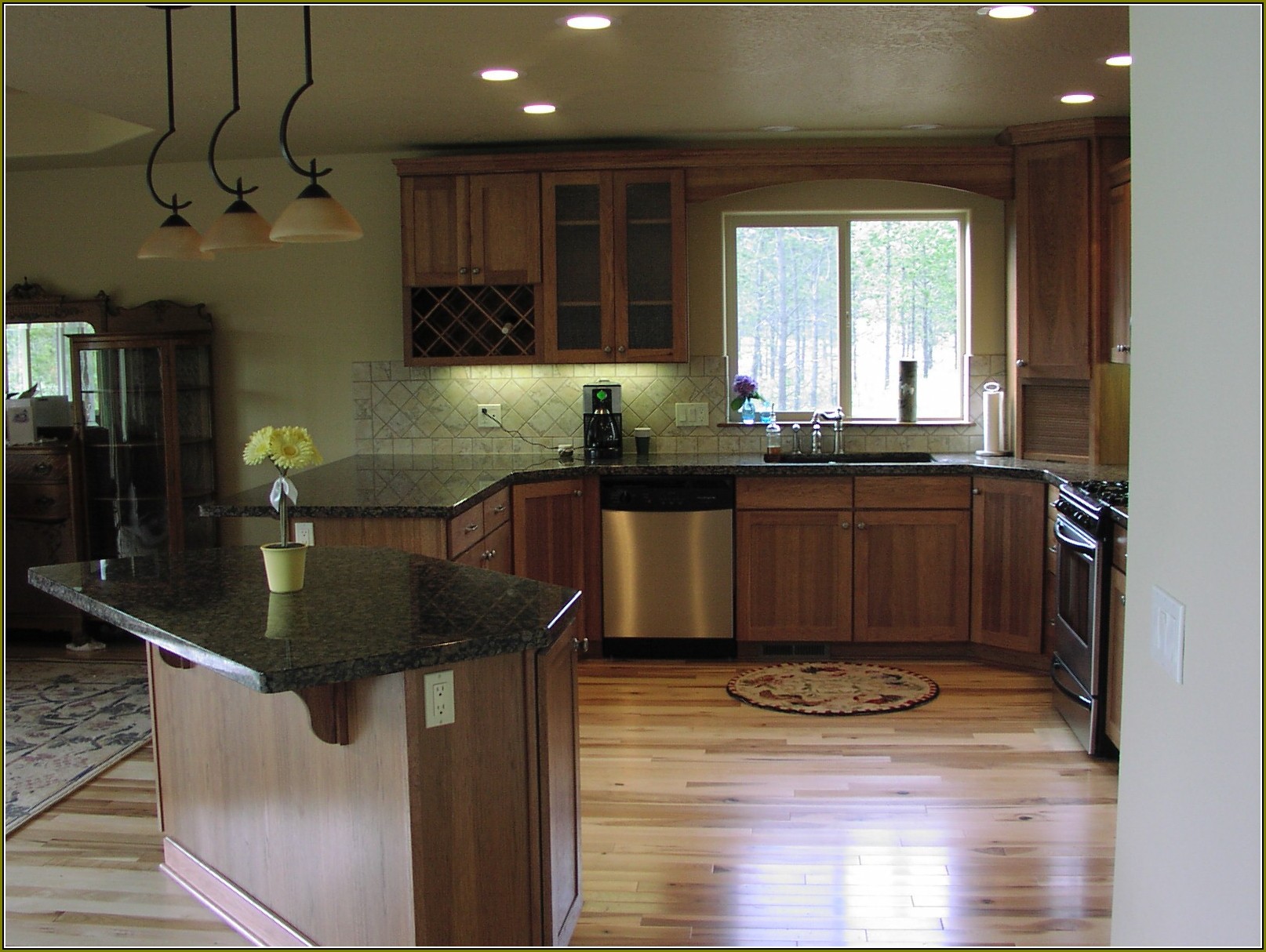 Hickory Kitchen Cabinets With Dark Countertop