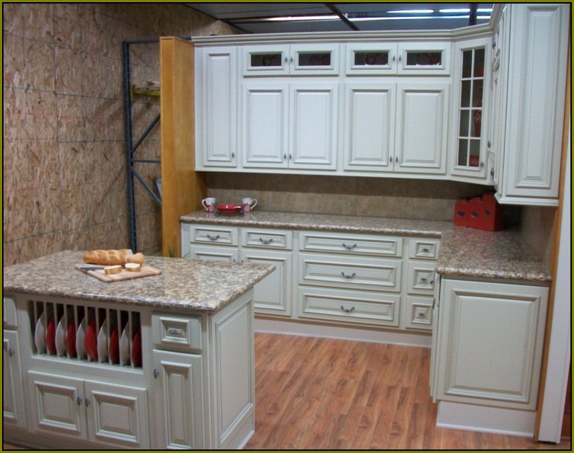 Ivory Glazed Kitchen Cabinets