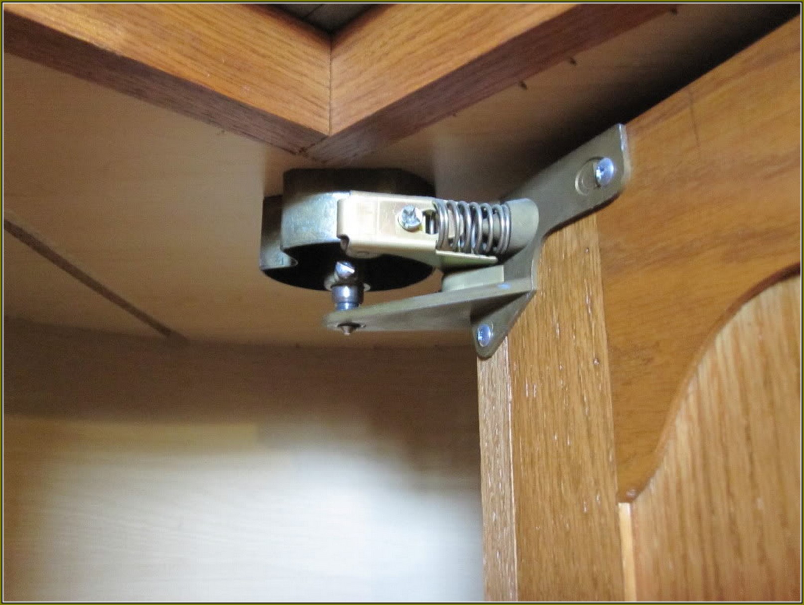 Kitchen Cabinet Door Hinges Adjustments