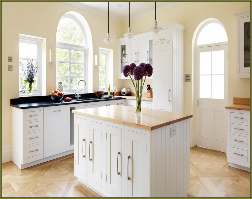 Pictures Of White Shaker Kitchen Cabinets
