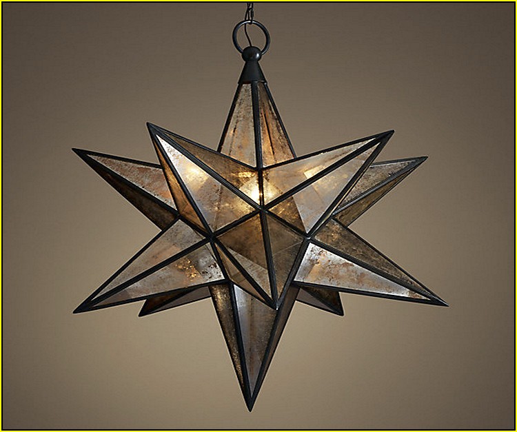 Small Moravian Star Pendant Light