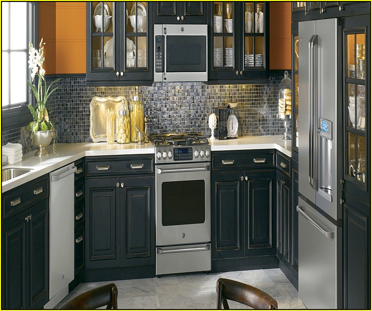 What Color Should I Paint My Kitchen Cabinets With Stainless Appliances
