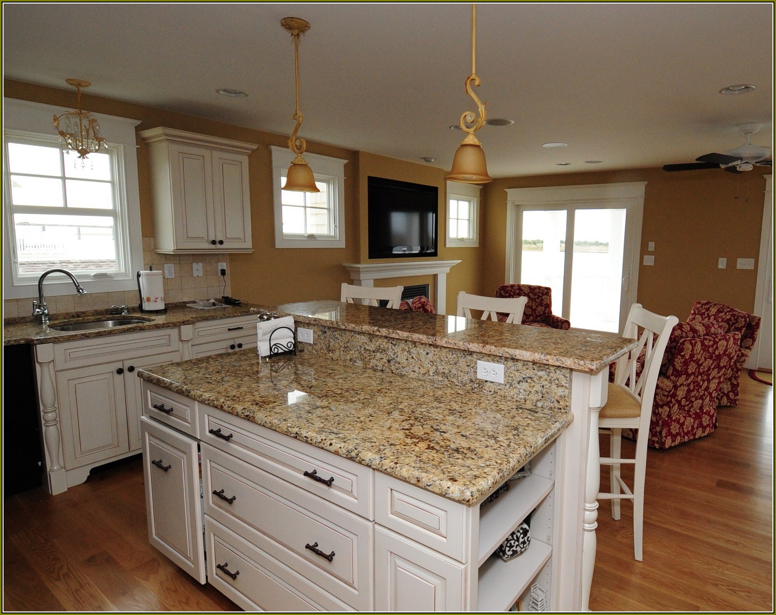 White Kitchen Cabinets With Granite Countertops Photos